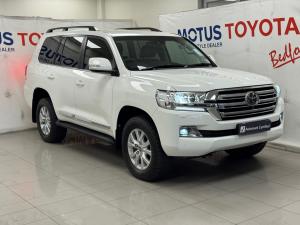 Toyota Land Cruiser 200 4.5D-4D V8 VX-R - Image 1