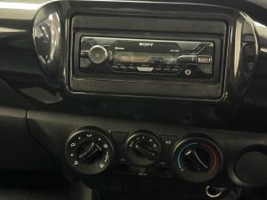 Toyota Hilux 2.0 single cab S (aircon) - Image 11