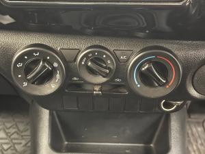 Toyota Hilux 2.0 single cab S (aircon) - Image 12