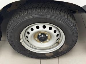 Toyota Hilux 2.0 single cab S (aircon) - Image 13