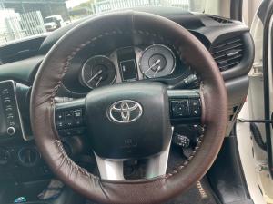 Toyota Hilux 2.4GD-6 Xtra cab Raider manual - Image 8