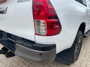 Toyota Hilux 2.4GD-6 Xtra cab Raider manual - Image 13