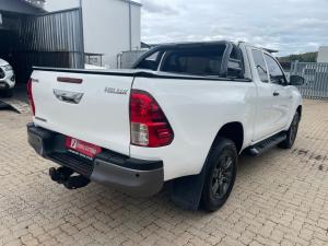 Toyota Hilux 2.4GD-6 Xtra cab Raider manual - Image 2