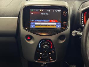 Toyota Aygo 1.0 X-Play - Image 13