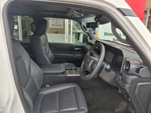 Toyota Land Cruiser Prado 2.8GD VX-R - Image 7