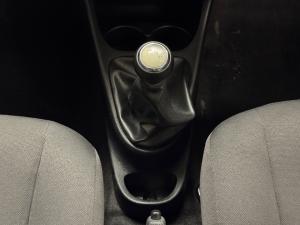 Toyota Etios sedan 1.5 Sprint - Image 9