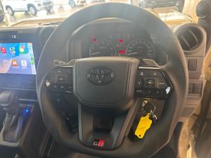 Toyota Land Cruiser 79 2.8GD-6 double cab - Image 8