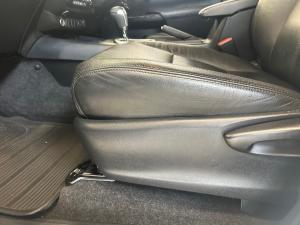 Toyota Hilux 2.8GD-6 double cab 4x4 Raider auto - Image 15