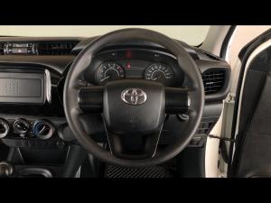 Toyota Hilux 2.0 single cab S (aircon) - Image 8