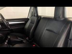 Toyota Hilux 2.0 single cab S (aircon) - Image 11
