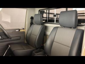 Toyota Land Cruiser 79 4.0 V6 single cab - Image 11