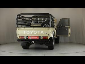 Toyota Land Cruiser 79 4.0 V6 single cab - Image 24