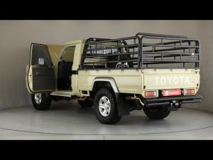Toyota Land Cruiser 79 4.0 V6 single cab - Image 25