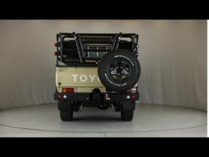 Toyota Land Cruiser 79 4.2D single cab - Image 5