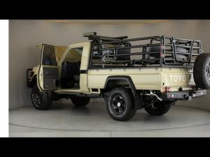 Toyota Land Cruiser 79 4.2D single cab - Image 25