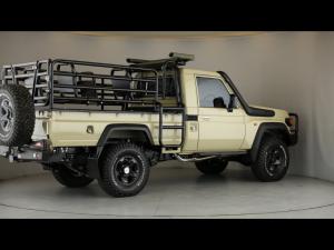 Toyota Land Cruiser 79 4.2D single cab - Image 2