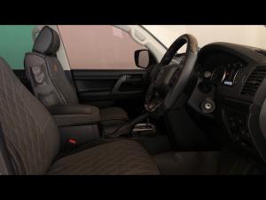 Toyota Land Cruiser 200 4.5D-4D V8 GX-R - Image 10