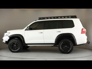 Toyota Land Cruiser 200 4.5D-4D V8 GX-R - Image 22