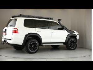 Toyota Land Cruiser 200 4.5D-4D V8 GX-R - Image 2