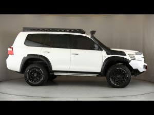 Toyota Land Cruiser 200 4.5D-4D V8 GX-R - Image 3