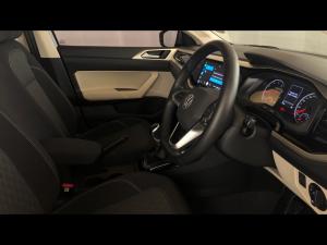 Volkswagen Polo sedan 1.6 Life - Image 10