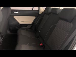 Volkswagen Polo sedan 1.6 Life - Image 11