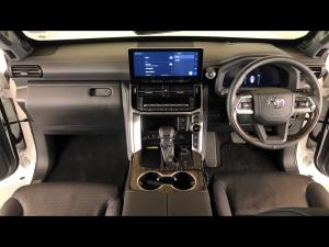 Toyota Land Cruiser 300 3.3D ZX - Image 6