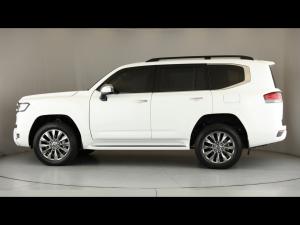Toyota Land Cruiser 300 3.3D ZX - Image 22
