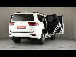 Toyota Land Cruiser 300 3.3D ZX - Image 24