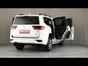 Toyota Land Cruiser 300 3.3D ZX - Image 26