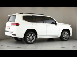 Toyota Land Cruiser 300 3.3D ZX - Image 2