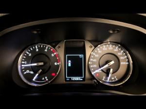 Toyota Hilux 2.4GD-6 double cab 4x4 Raider manual - Image 9