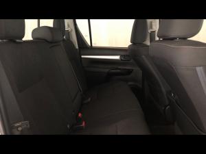 Toyota Hilux 2.4GD-6 double cab 4x4 Raider manual - Image 12