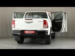 Toyota Hilux 2.4GD-6 double cab 4x4 Raider manual - Image 24