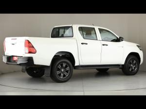 Toyota Hilux 2.4GD-6 double cab 4x4 Raider manual - Image 2