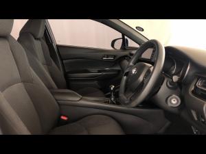 Toyota C-HR 1.2T - Image 10