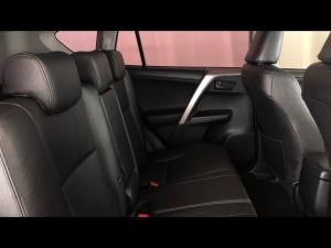 Toyota RAV4 2.0 GX auto - Image 12