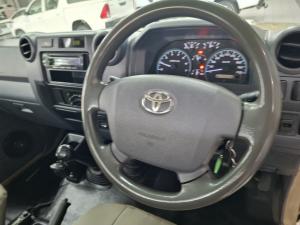 Toyota Land Cruiser 79 4.0PS/C - Image 11