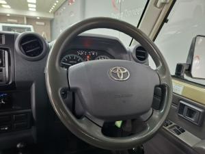 Toyota Land Cruiser 79 4.0PS/C - Image 8