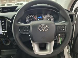 Toyota Hilux 2.4 GD-6 Raider 4X4 automaticD/C - Image 8