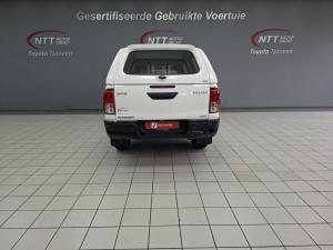 Toyota Hilux 2.4 GD-6 Raider 4X4 automaticD/C - Image 5