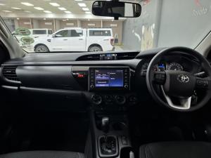 Toyota Hilux 2.4 GD-6 Raider 4X4 automaticD/C - Image 6