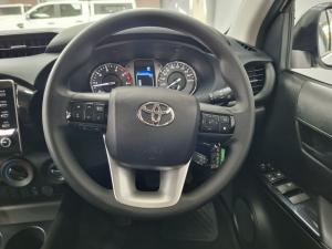 Toyota Hilux 2.4 GD-6 Raider 4X4 automaticD/C - Image 8