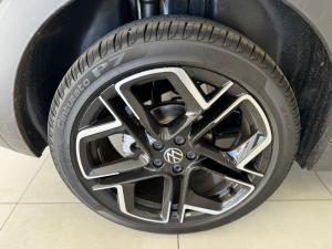 Volkswagen T-CROSS 1.0 TSI R-LINE DSG - Image 11