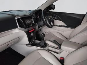 Mahindra XUV300 1.2T - Image 3