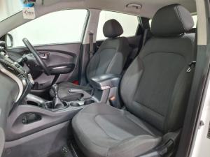 Hyundai ix35 2.0 Premium - Image 9