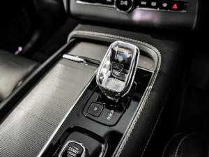 Volvo XC90 B5 AWD Ultra Dark - Image 17