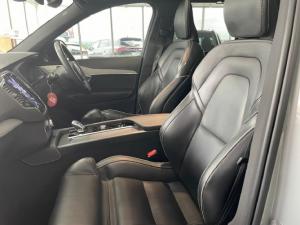 Volvo XC90 B5 AWD Ultra Dark - Image 18