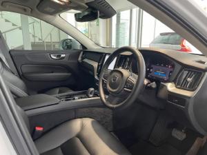 Volvo XC60 B5 AWD Essential - Image 15