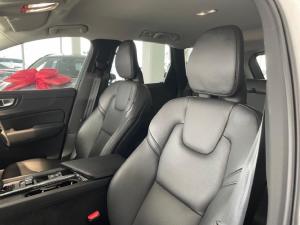 Volvo XC60 B5 AWD Essential - Image 16